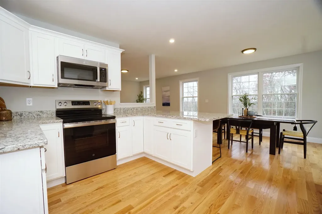 305 Karatzas Avenue Manchester NH 03104