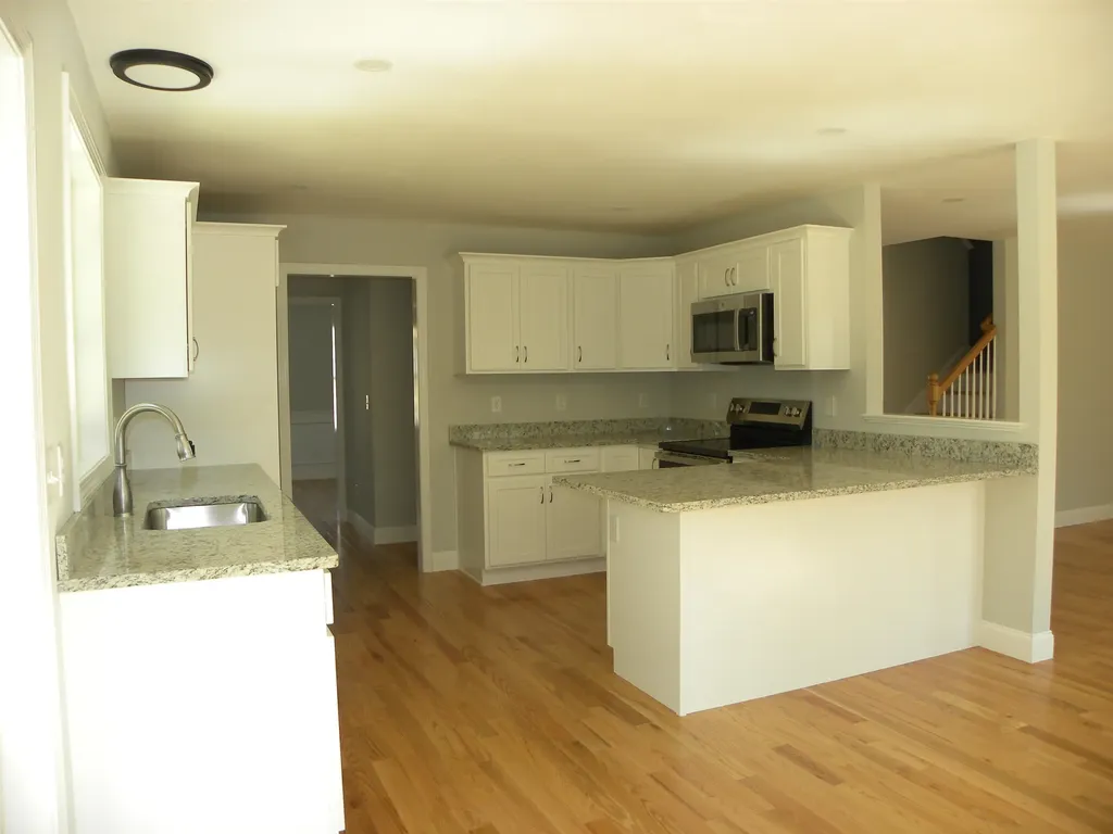 305 Karatzas Avenue Manchester NH 03104