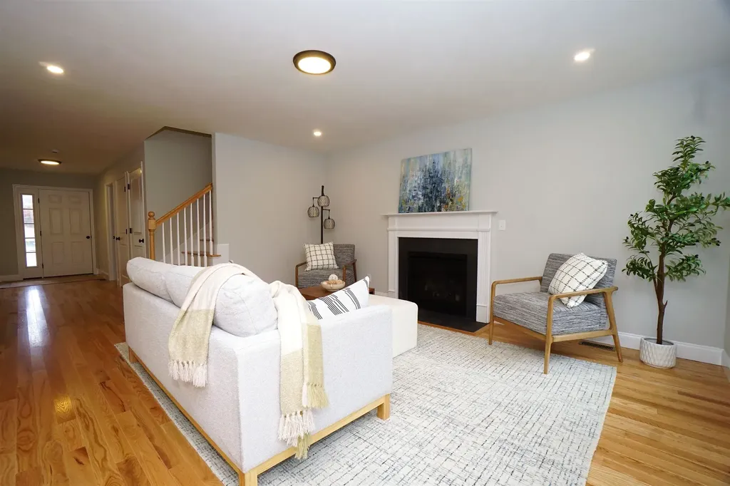 305 Karatzas Avenue Manchester NH 03104