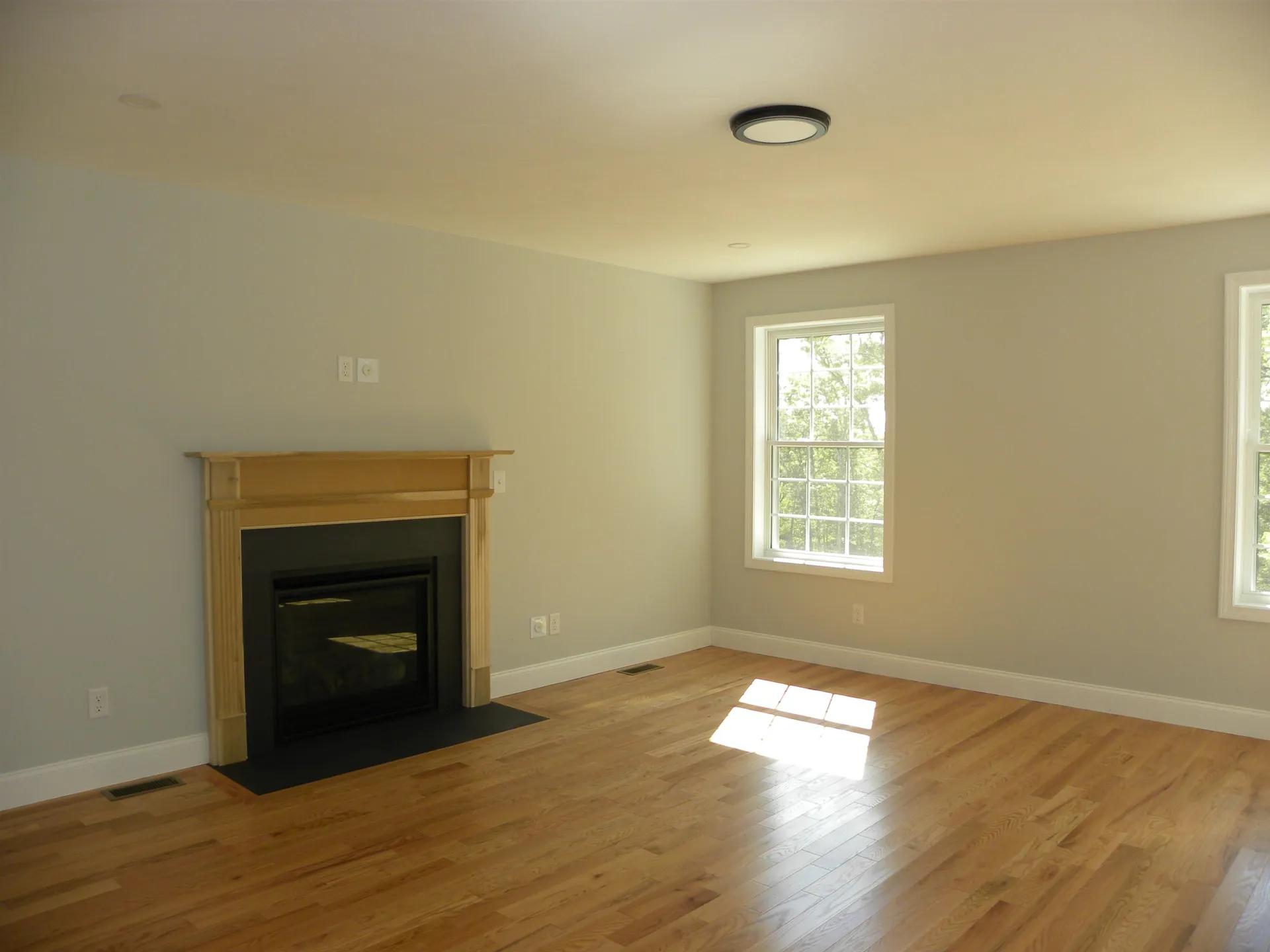 305 Karatzas Avenue Manchester NH 03104