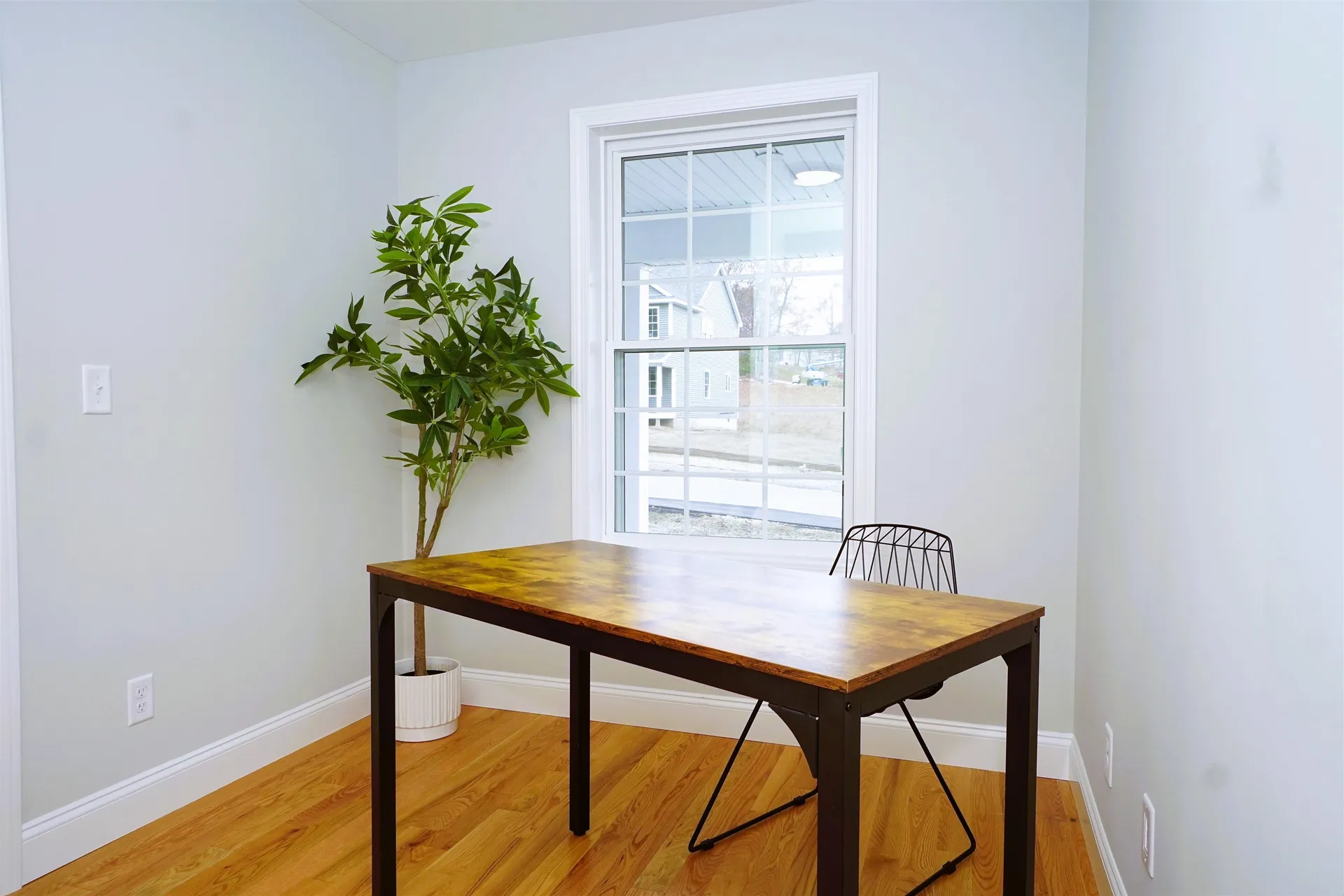 305 Karatzas Avenue Manchester NH 03104