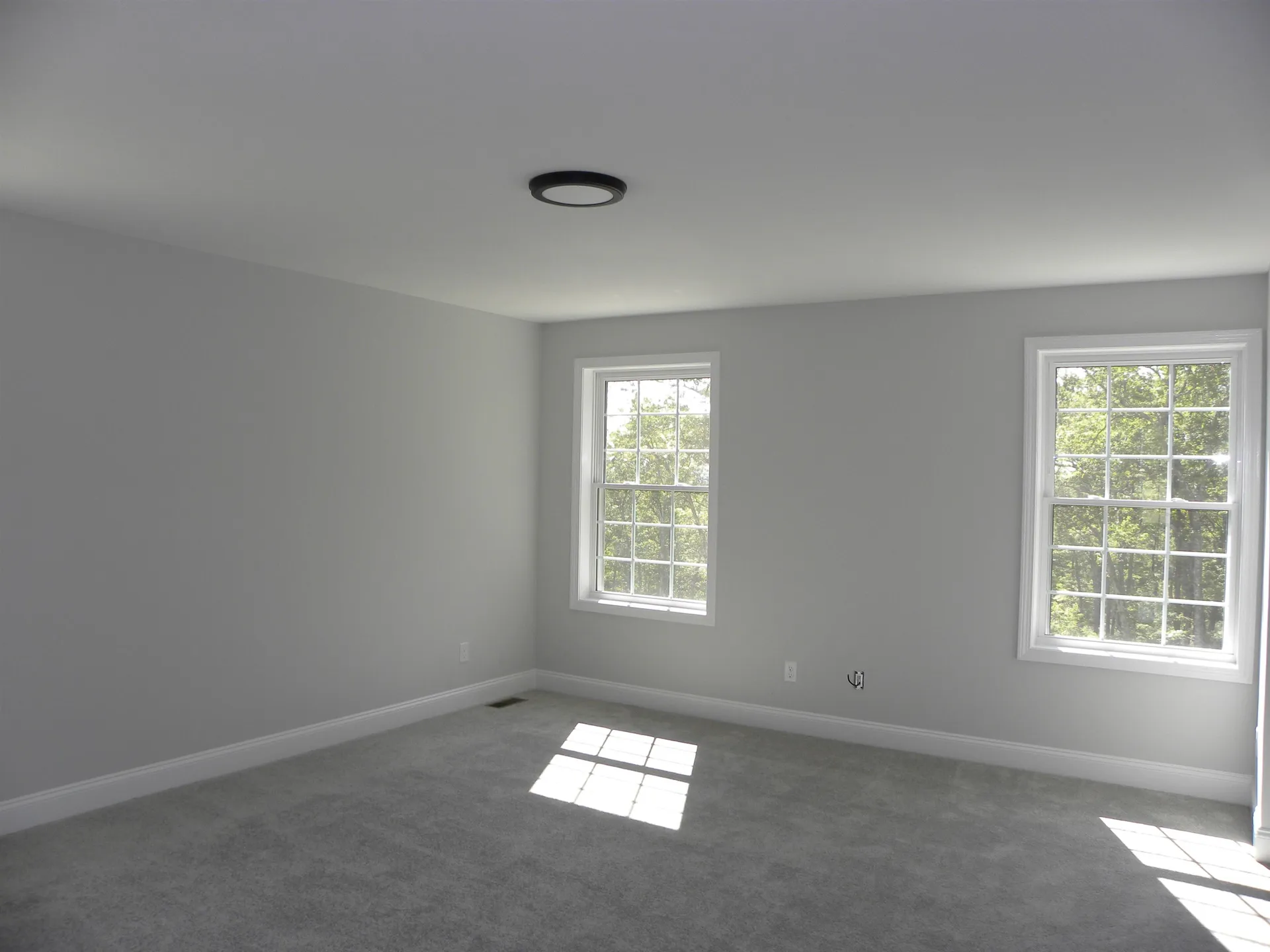 305 Karatzas Avenue Manchester NH 03104