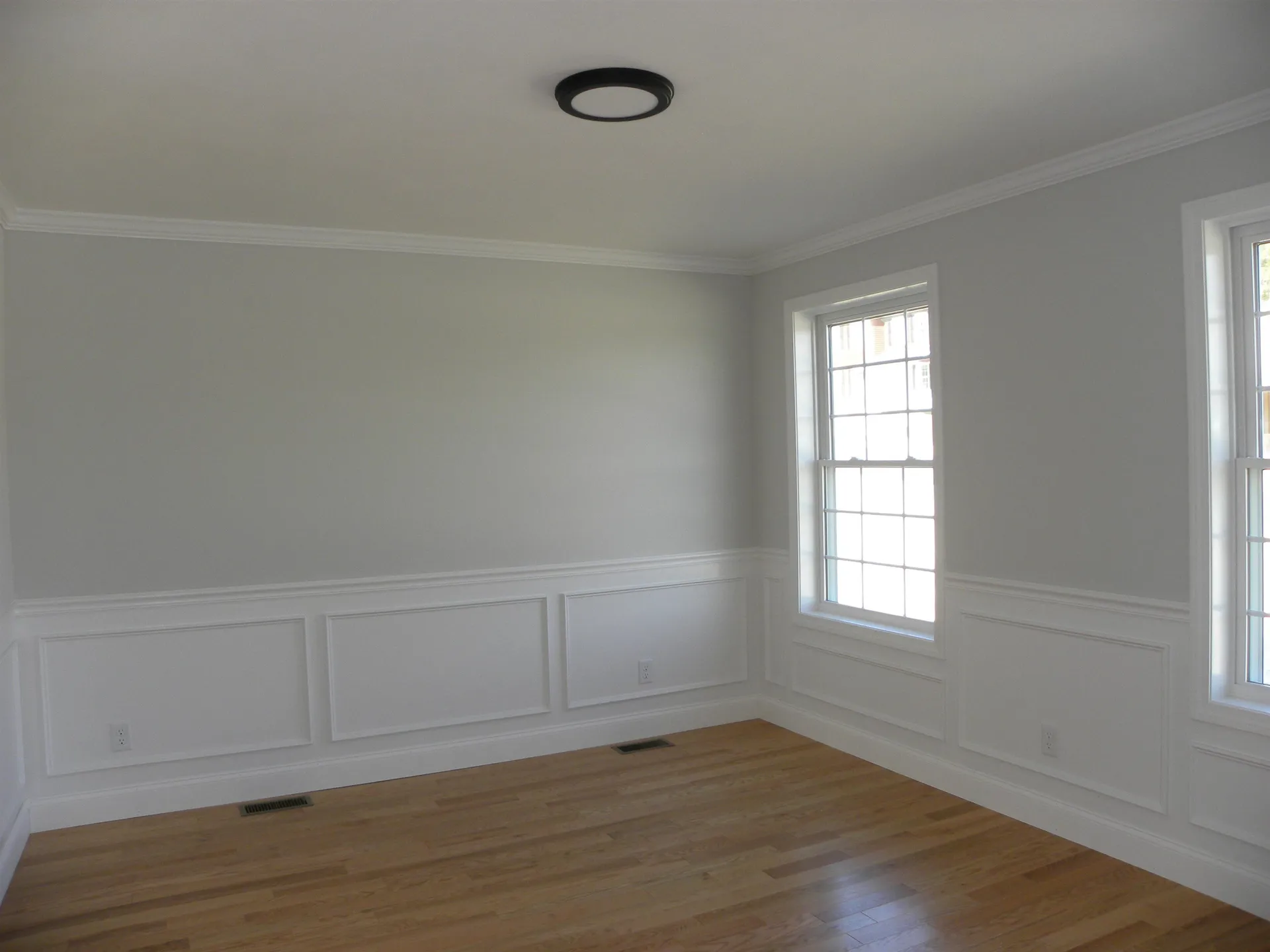 305 Karatzas Avenue Manchester NH 03104