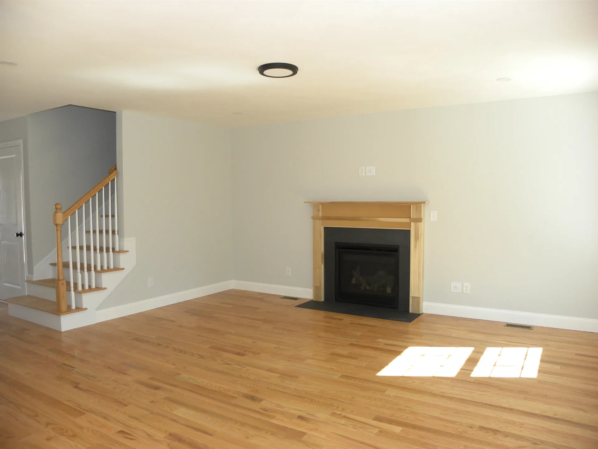 305 Karatzas Avenue Manchester NH 03104