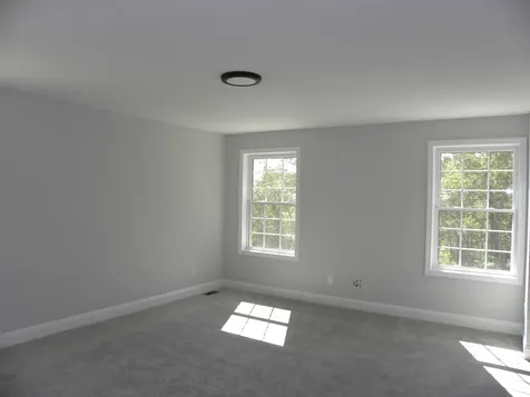 305 Karatzas Avenue Manchester NH 03104