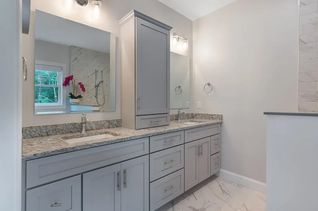 2 Midtrail Crossing Lane Windham NH 03087