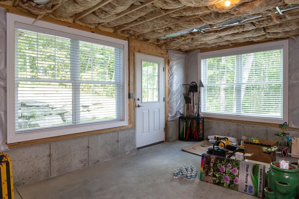 2 Midtrail Crossing Lane Windham NH 03087