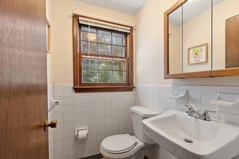 77 Granite Street Londonderry NH 03053