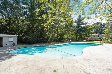 77 Granite Street Londonderry NH 03053