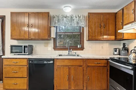 77 Granite Street Londonderry NH 03053