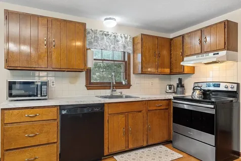 77 Granite Street Londonderry NH 03053