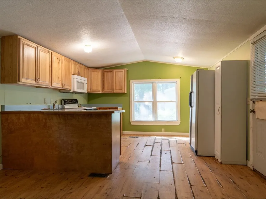 15 Hawthorne Lane Colchester VT 05446