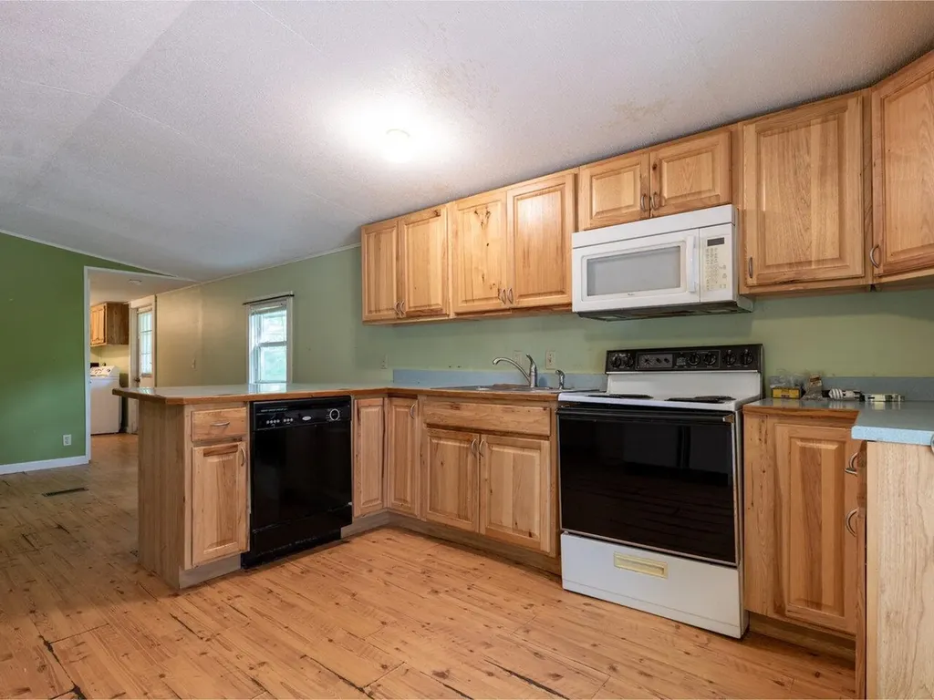 15 Hawthorne Lane Colchester VT 05446