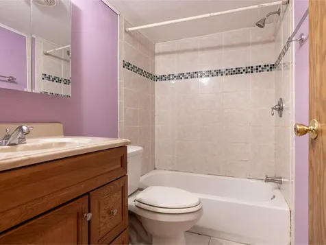 15 Hawthorne Lane Colchester VT 05446