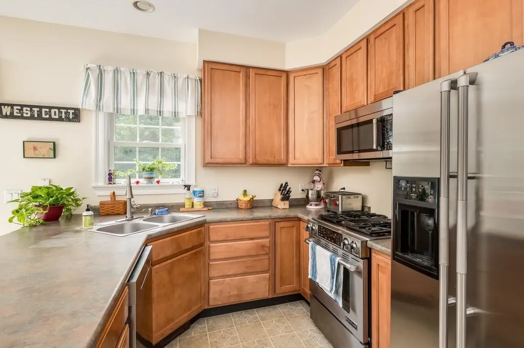 12 Carriage Hill Lane Dover NH 03820