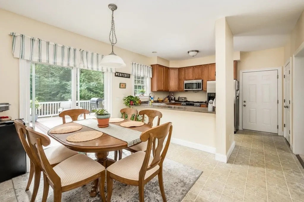 12 Carriage Hill Lane Dover NH 03820