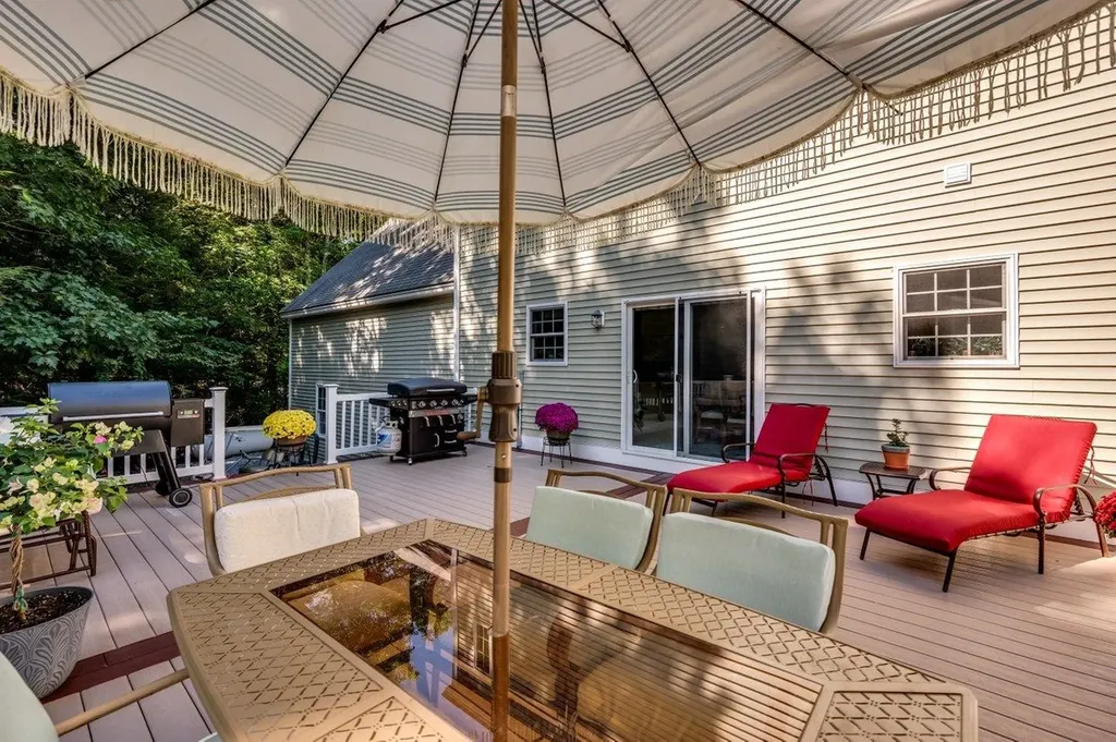 12 Carriage Hill Lane Dover NH 03820