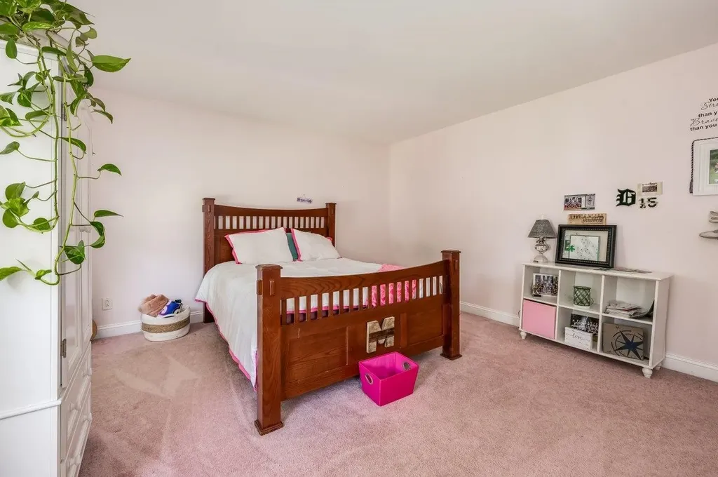 12 Carriage Hill Lane Dover NH 03820