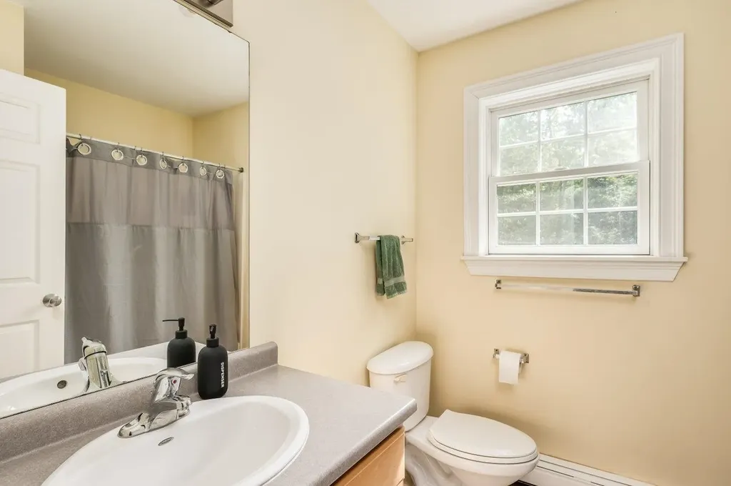 12 Carriage Hill Lane Dover NH 03820