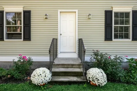 12 Carriage Hill Lane Dover NH 03820