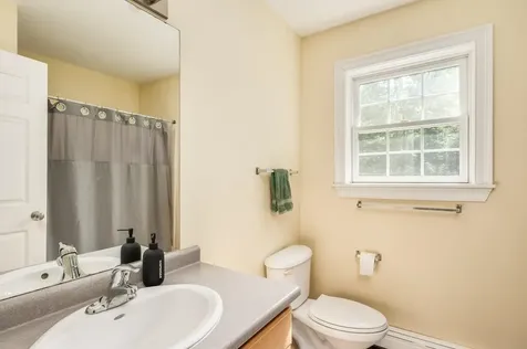 12 Carriage Hill Lane Dover NH 03820