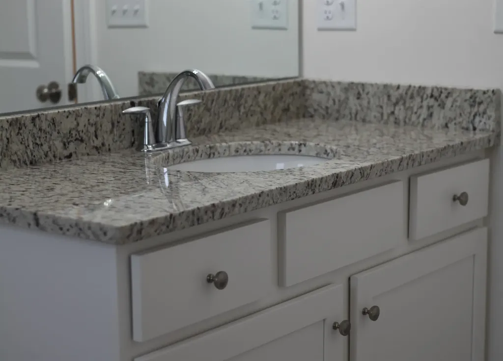 17 Blaisdell Court Raymond NH 03077