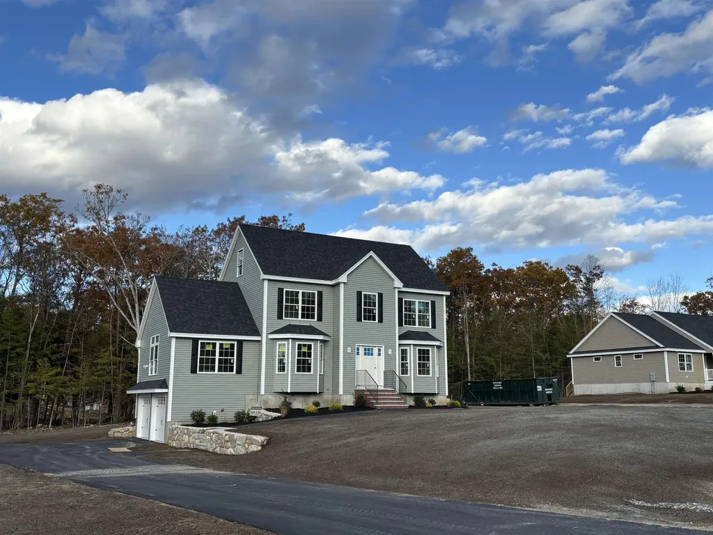 17 Blaisdell Court Raymond NH 03077