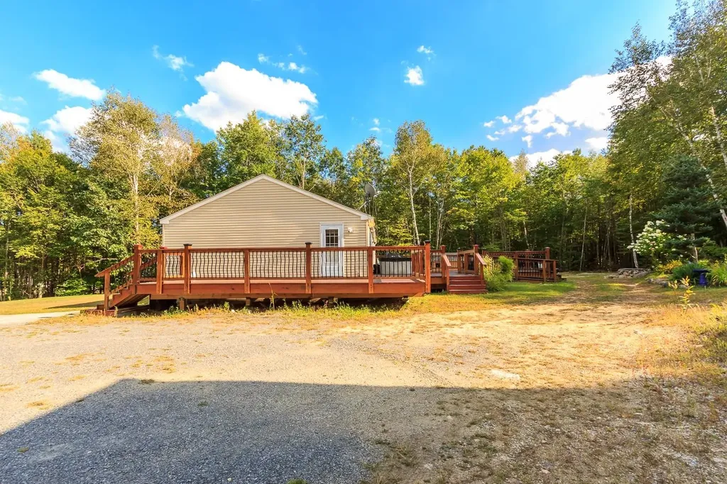 10 Companion Road Deerfield NH 03037