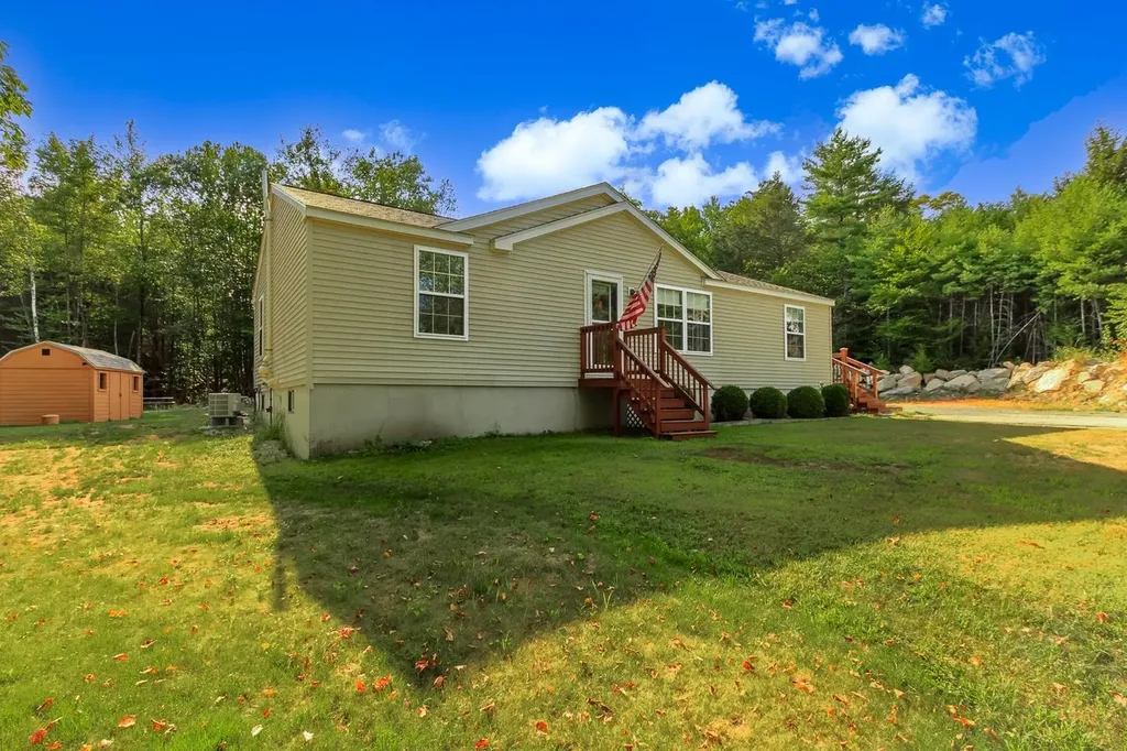 10 Companion Road Deerfield NH 03037