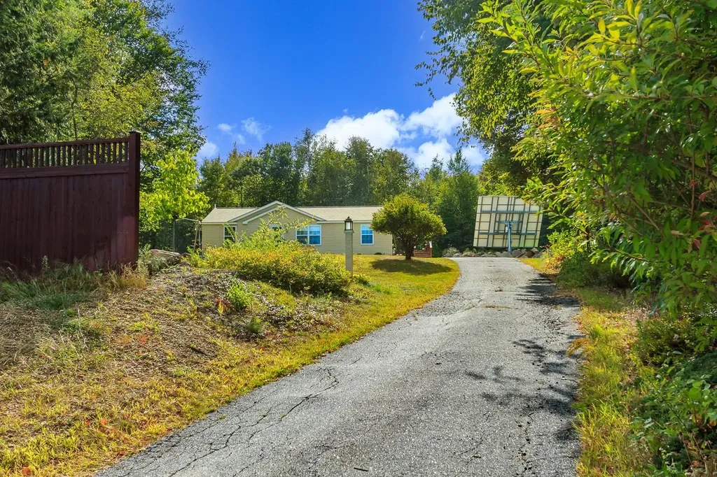 10 Companion Road Deerfield NH 03037