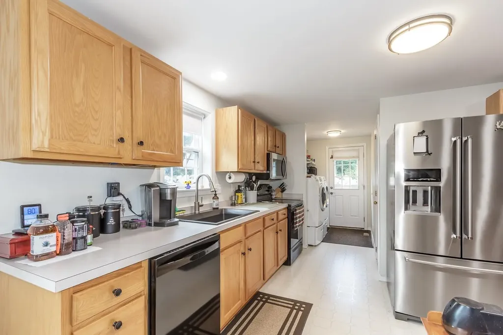 10 Companion Road Deerfield NH 03037