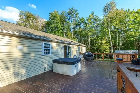 10 Companion Road Deerfield NH 03037
