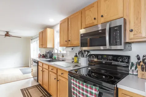 10 Companion Road Deerfield NH 03037