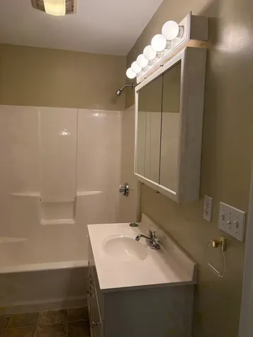 16 Fowlers Court Seabrook NH 03874