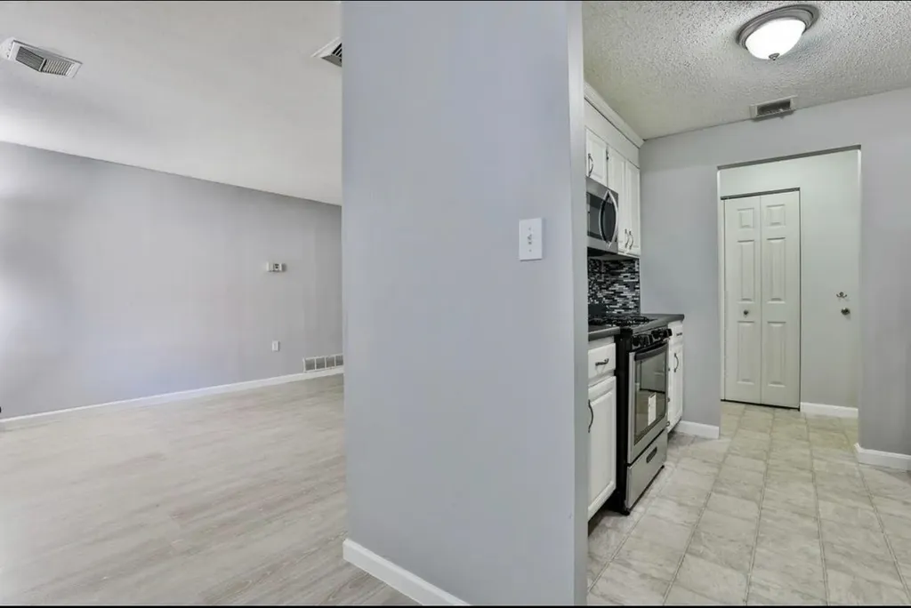 1 Louisburg Square Nashua NH 03060