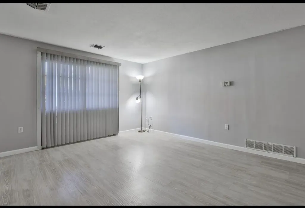1 Louisburg Square Nashua NH 03060