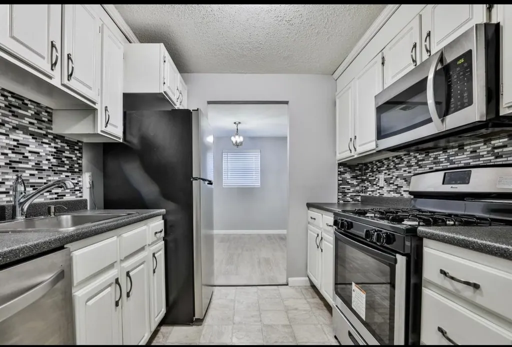 1 Louisburg Square Nashua NH 03060