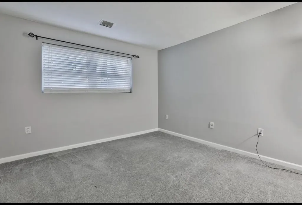 1 Louisburg Square Nashua NH 03060