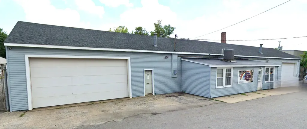 22 Pond Street Nashua NH 03060