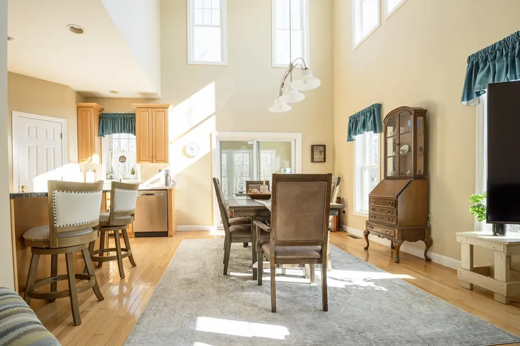 21 Eastridge Drive Peterborough NH 03458