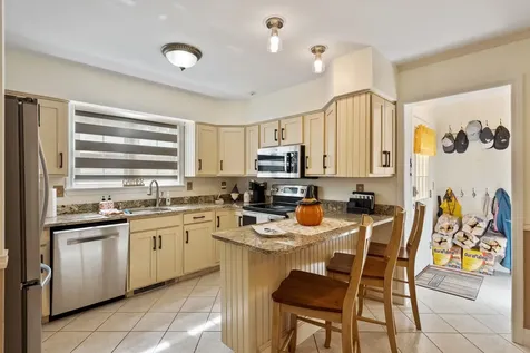 6 Independence Way Laconia NH 03246