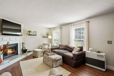 6 Independence Way Laconia NH 03246