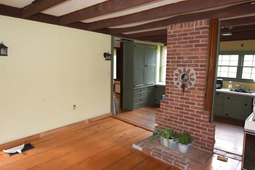 295 East Mountain Road Newport NH 03773