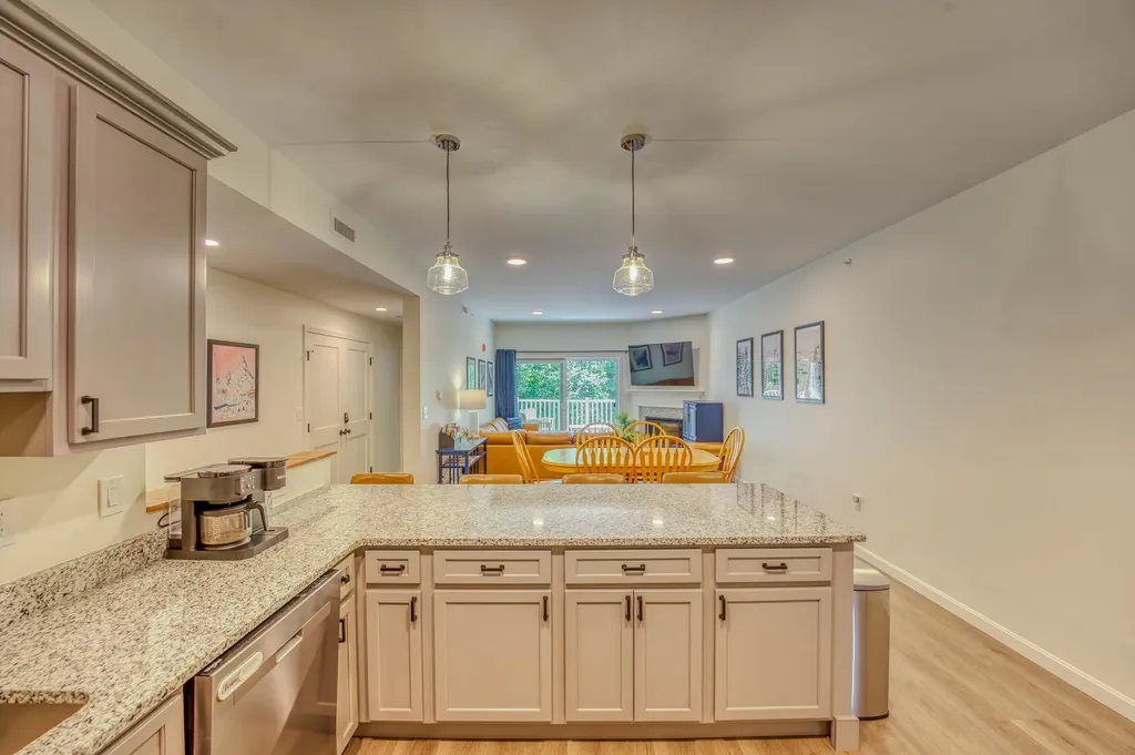 16 Twin Tip Terrace Lincoln NH 03251