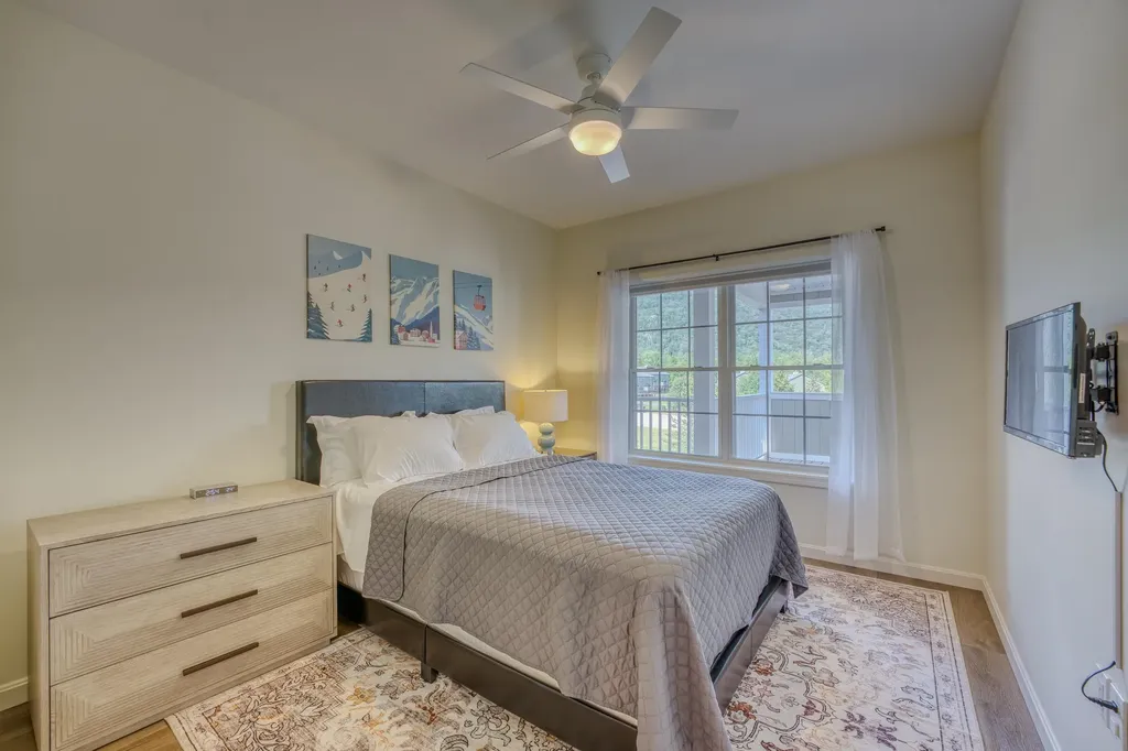 16 Twin Tip Terrace Lincoln NH 03251