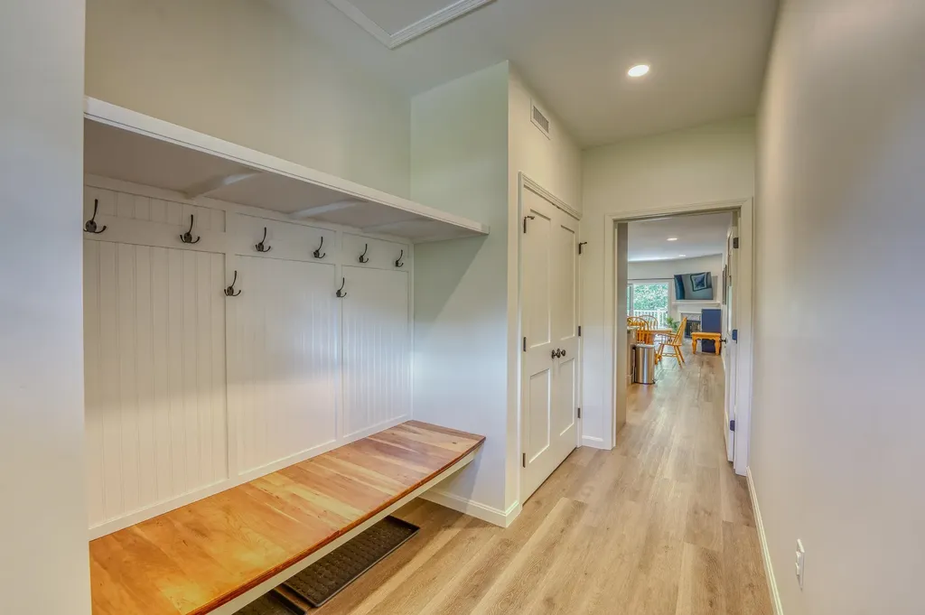 16 Twin Tip Terrace Lincoln NH 03251