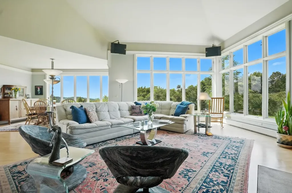 699 Nob Hill Road Williston VT 05495