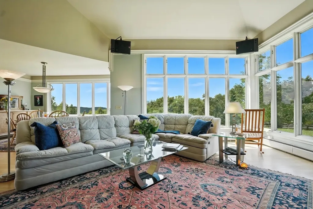 699 Nob Hill Road Williston VT 05495