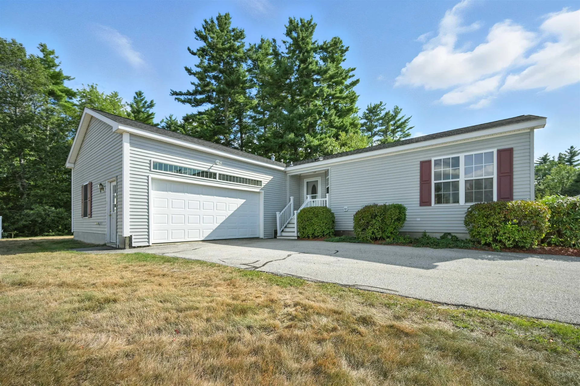 11 Loggers Lane Sandown NH 03873