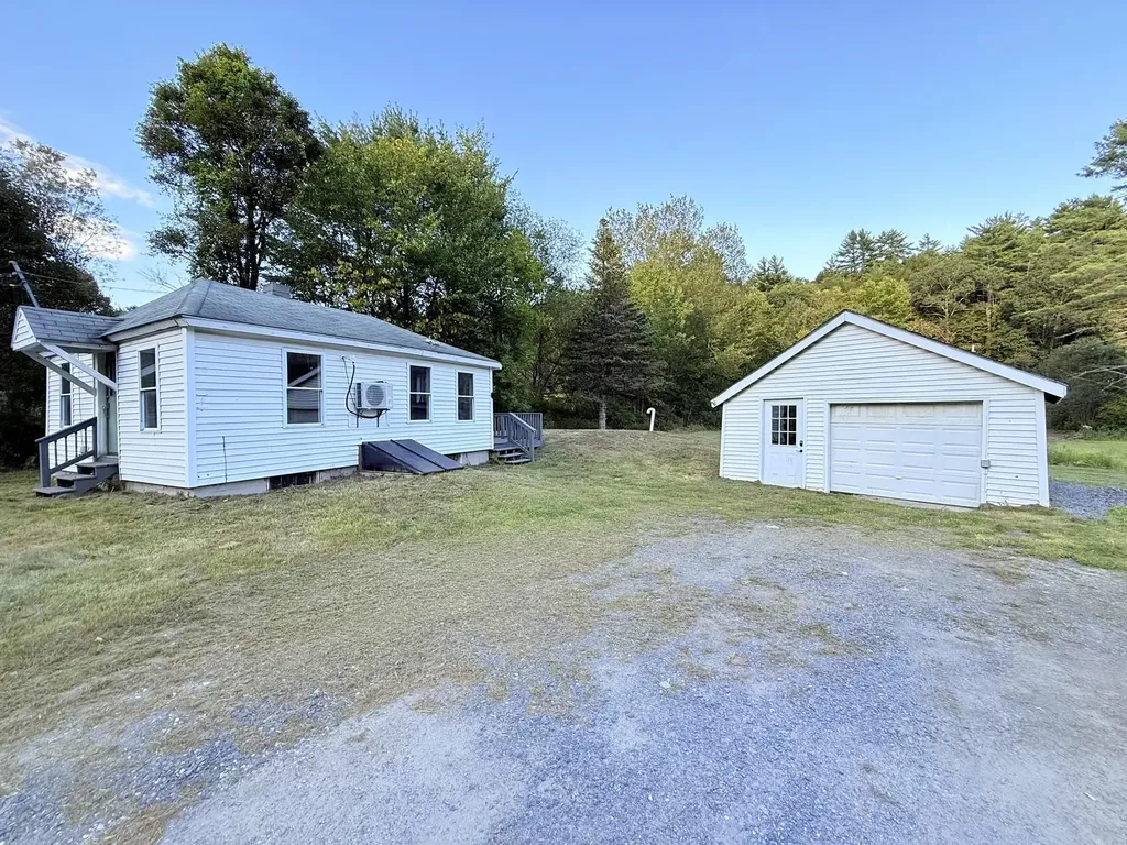 658 Chestnut Street Claremont NH 03743